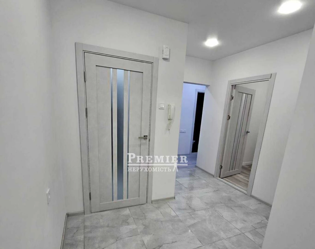 3-кімнатна квартира, 75 кв.м, капітальний ремонт. Кримський