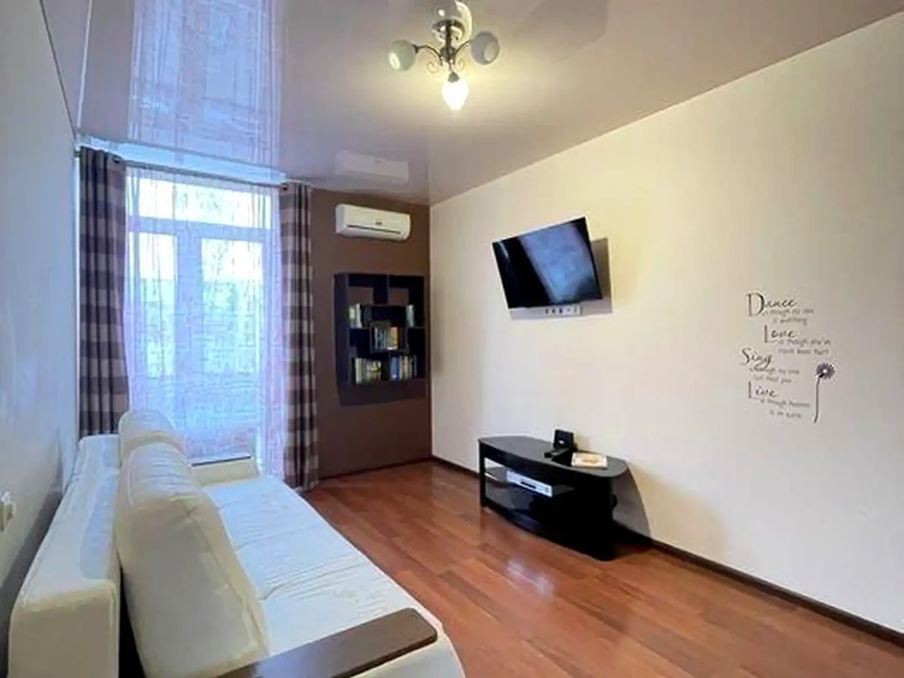 Rent 1-bedroom apartment, 38 m² on the 3rd floor.