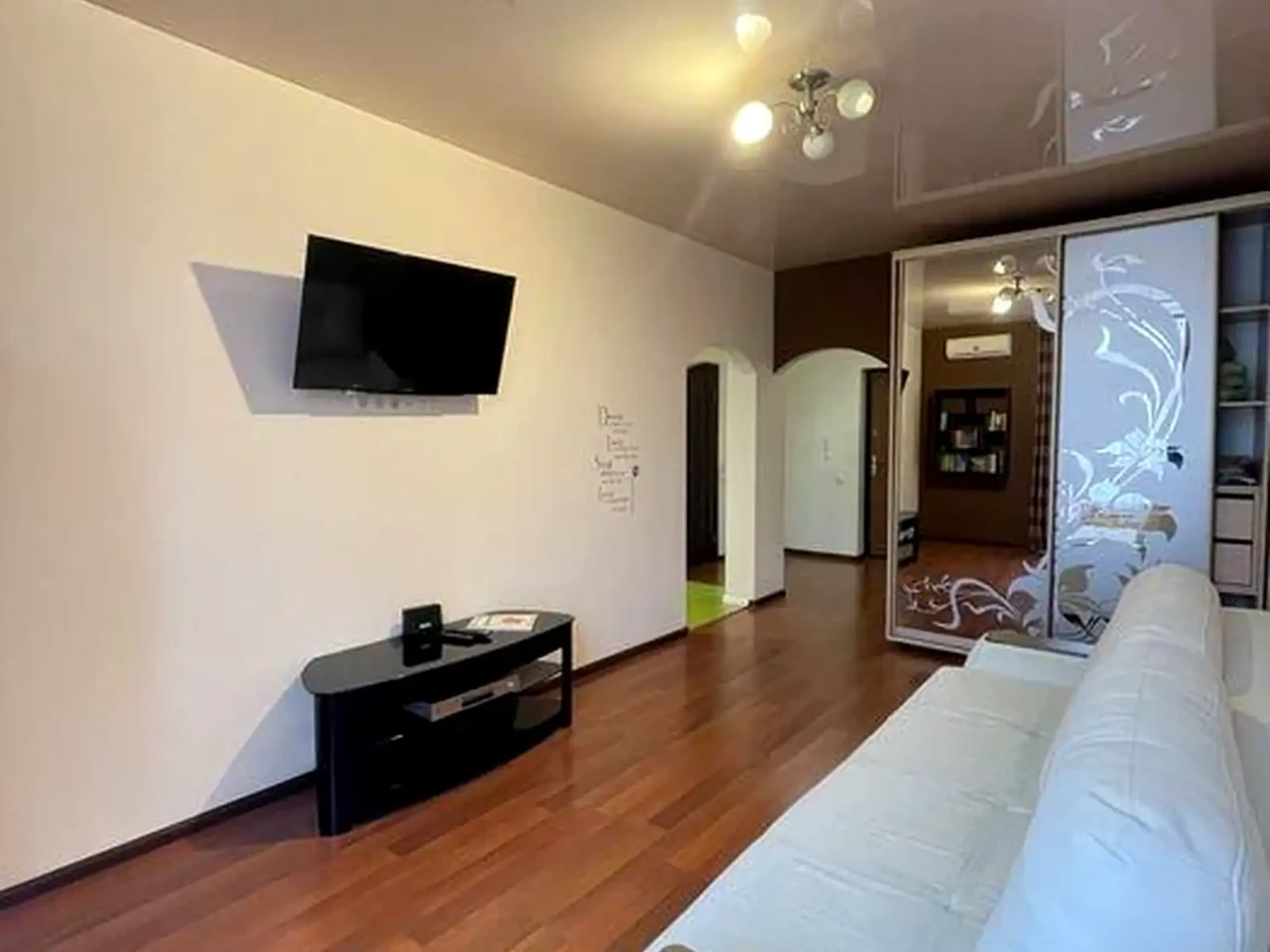 Rent 1-bedroom apartment, 38 m² on the 3rd floor.