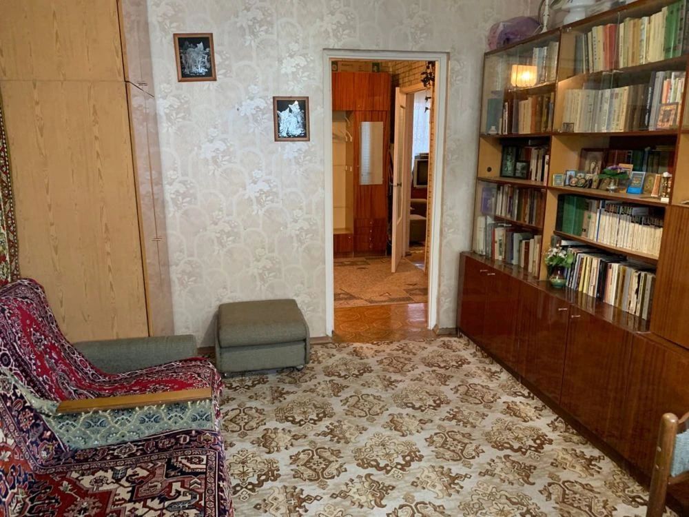 Продам квартиру Маяковського 15В пр. Червоної калини 73м Тро