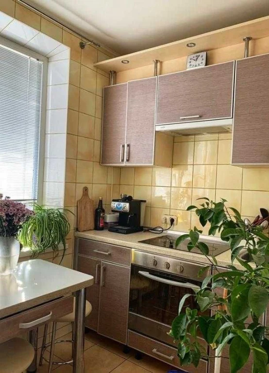 Терміново продам 1к кв . Нові будинки