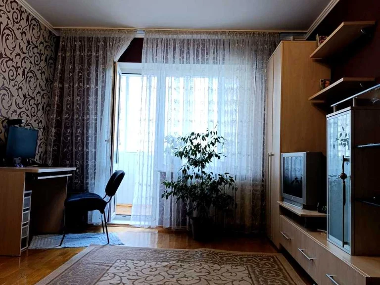 Apartment. Vyshnakiwskaya st.
