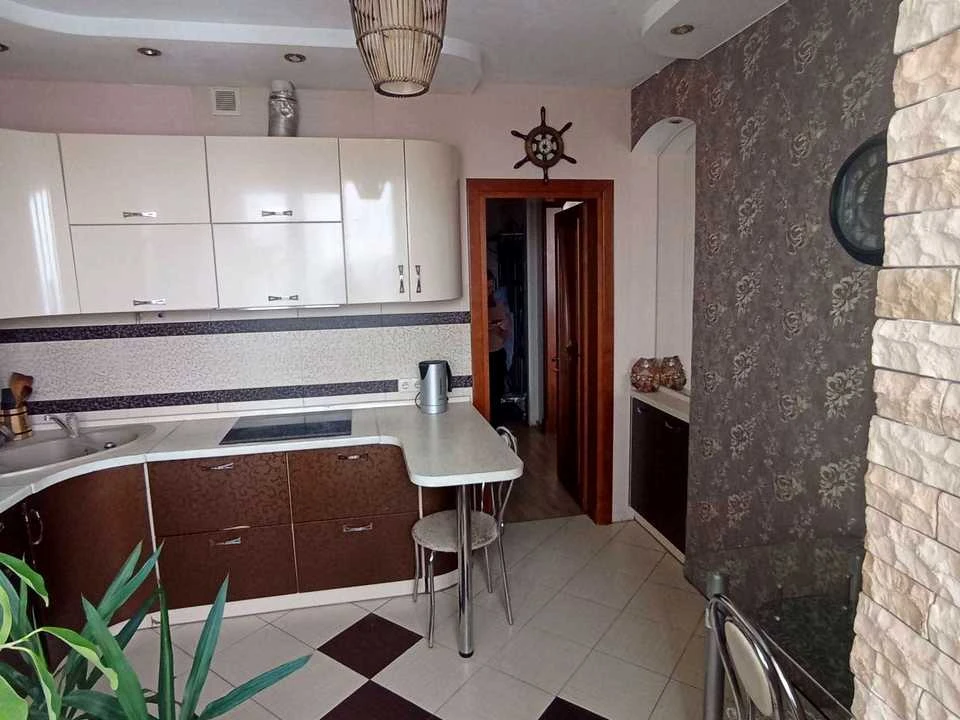Apartment. Kyiv, Kharkiv Street