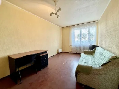 Selling a two-bedroom apartment on Bavaria Avenue, Dzyuba Avenue.