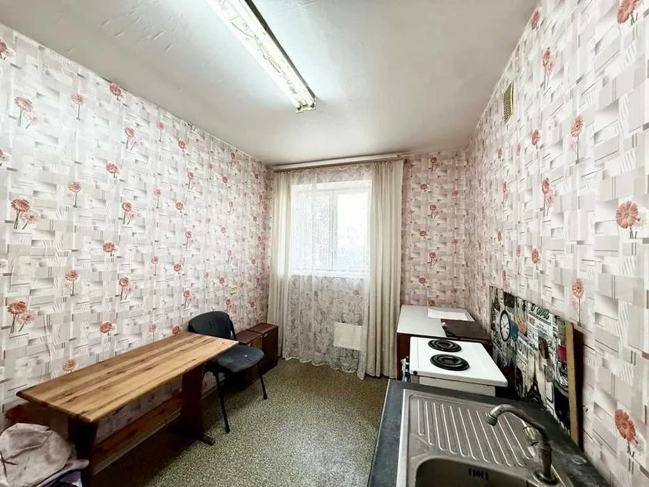 Selling a two-bedroom apartment on Bavaria Avenue, Dzyuba Avenue.