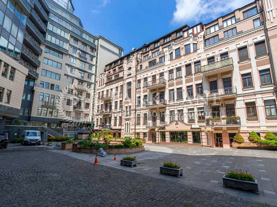 Квартира. Київ, Велика Житомирська вулиця