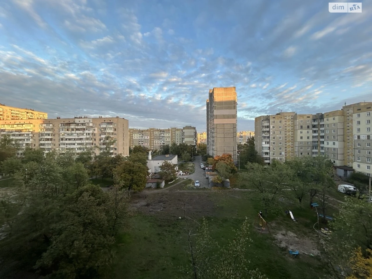 Продаж Квартира Троєщина
