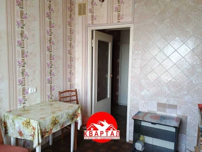 Продається 2-кімнатна квартира, чиста та акуратна в Осипенківському