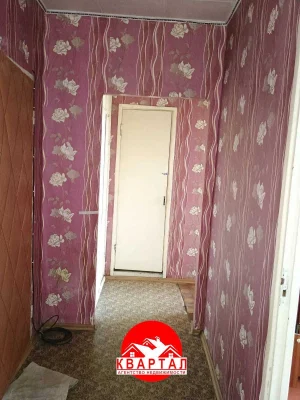 Продається 2-кімнатна квартира, чиста та акуратна в Осипенківському