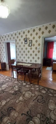 For sale: 3-room apartment in the city center, renovated