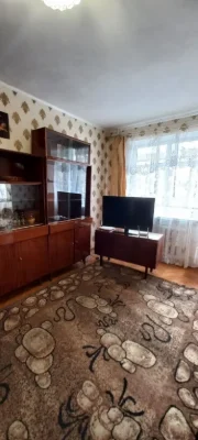For sale: 3-room apartment in the city center, renovated