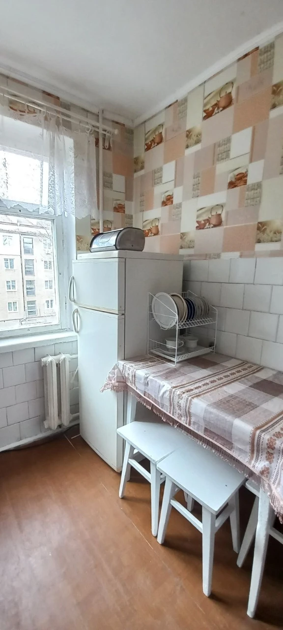 For sale: 3-room apartment in the city center, renovated