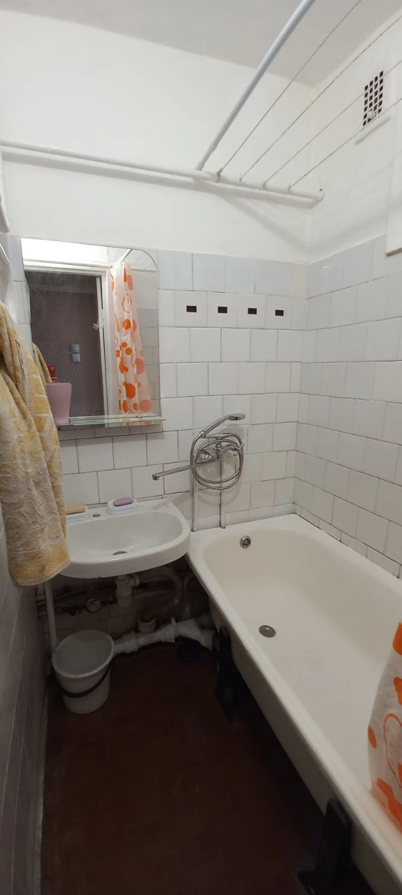 For sale: 3-room apartment in the city center, renovated