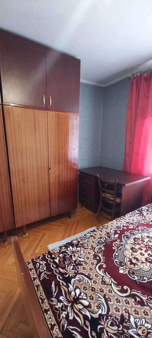 For sale: 3-room apartment in the city center, renovated