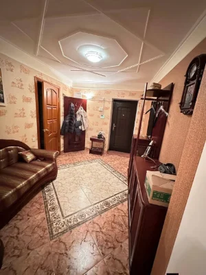 Продаётся 4-комнатная квартира в Центре