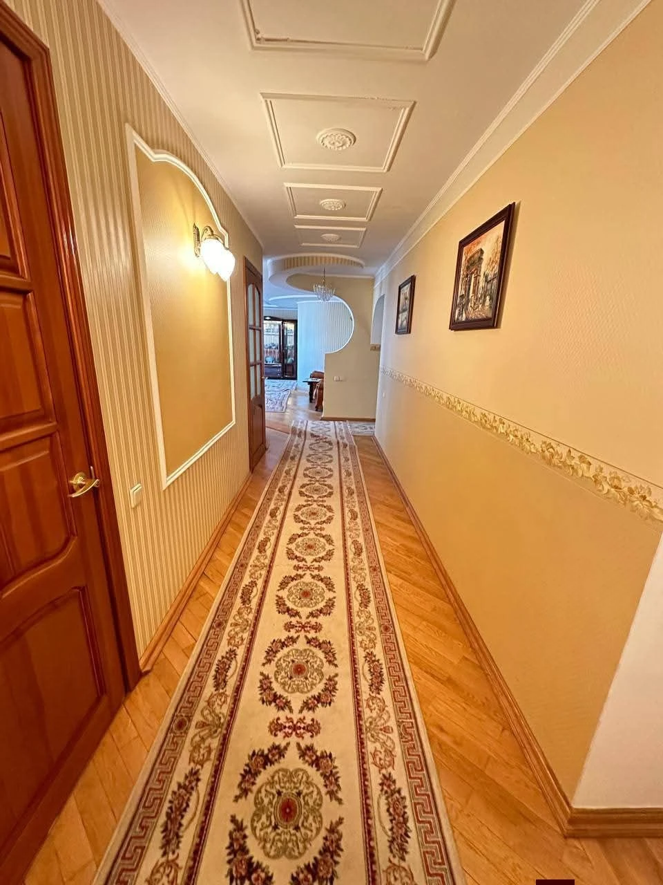 Продаётся 4-комнатная квартира в Центре