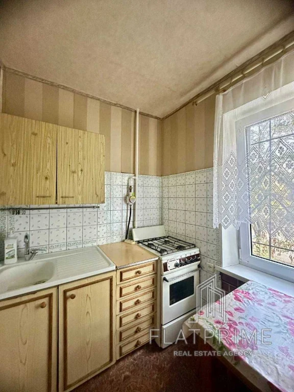 Sale of apartment Troyeshchyna Chervona Kaliny 3В LOW PRICE LOW