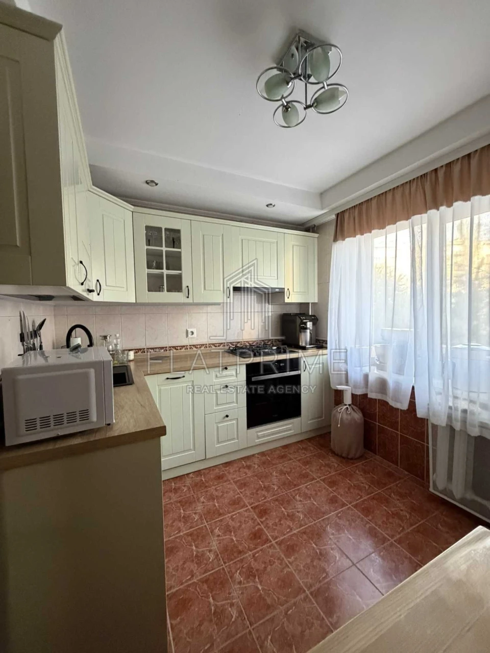 Квартира на Милютенка, 9 этаж, 3/9, 2 комнаты, ремонт