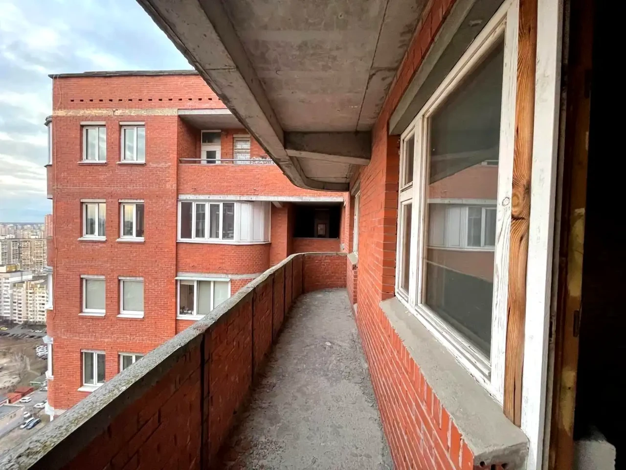 Sale of a 5-room apartment 175.5 sq.m. 27-28 floors