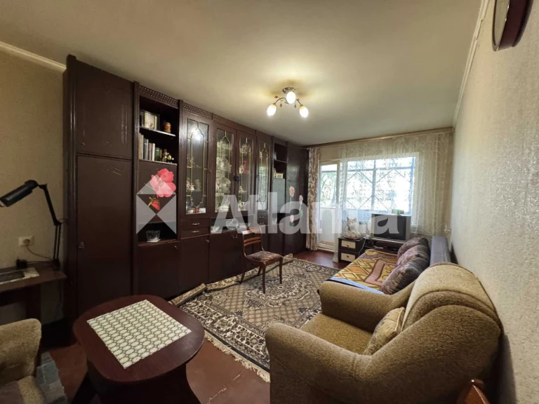 3-кімнатна квартира 65 м² на вулиці Бувалкіна. Косметичний ремонт