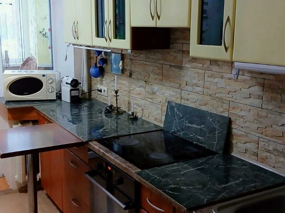 Apartment. Sumy, Chohlodzhirska Pl.