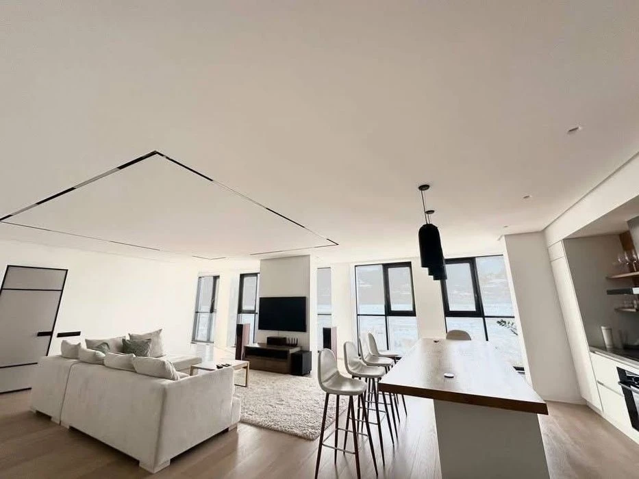 I am selling an apartment of 130m2 in the residential complex NOVODVORYANSKIY