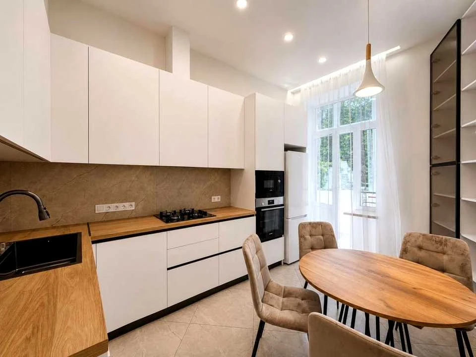 Apartment. Cyril and Methodius Street, Lviv