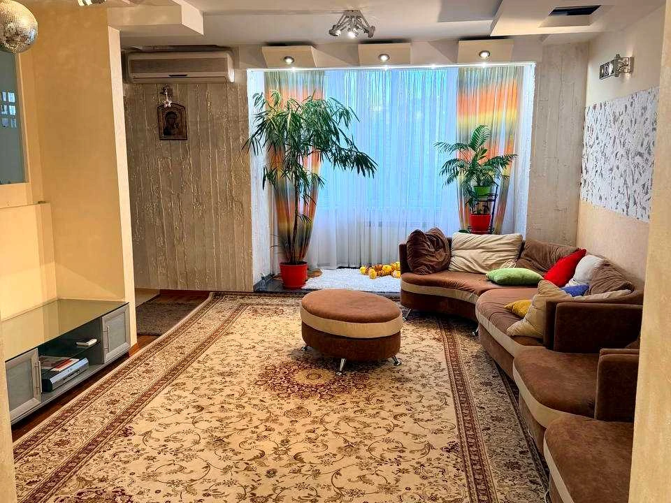 Apartment. Kyiv, Khizh' Zaton st.