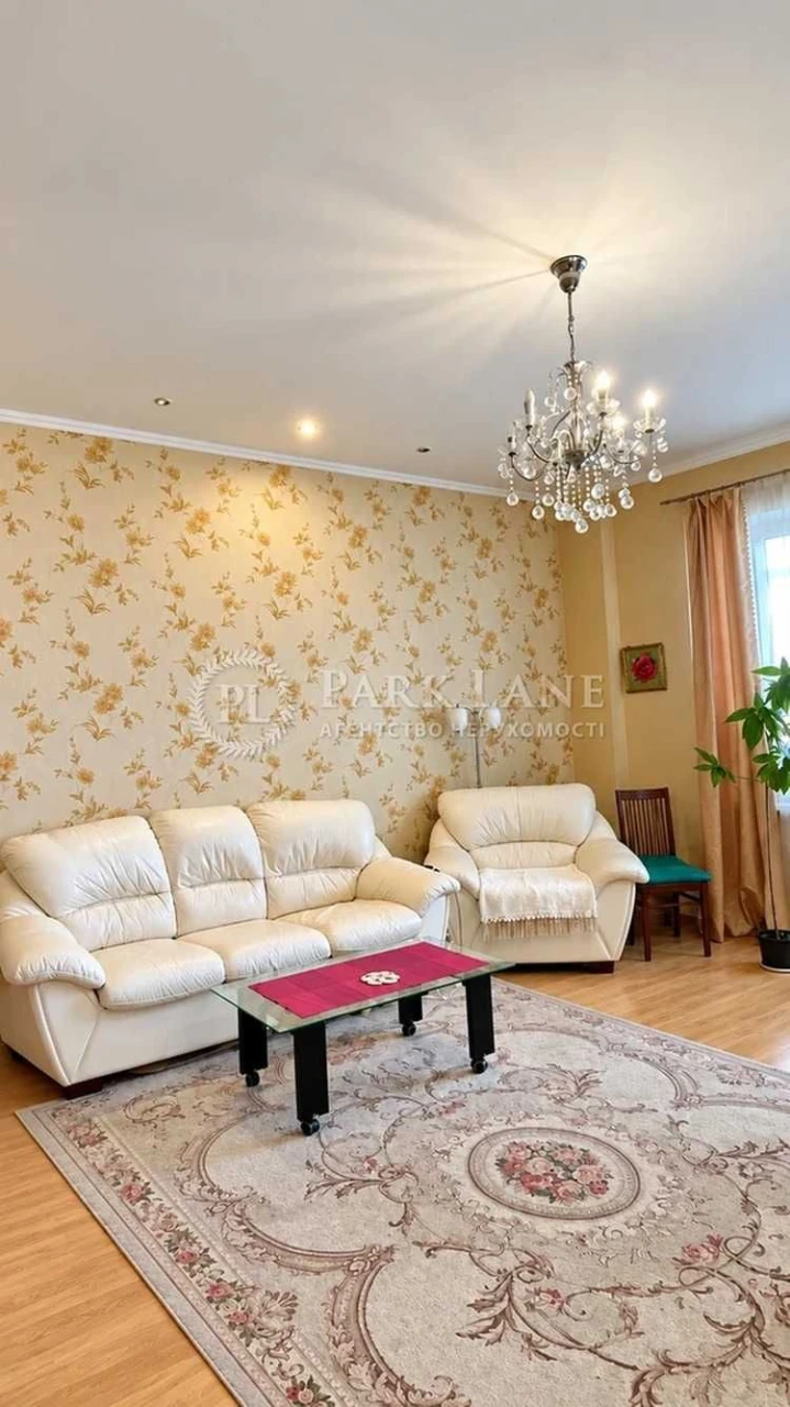 Продається 2-кімнатна квартира 65 кв. м з ремонтом в будинку "Іллєнка" 12