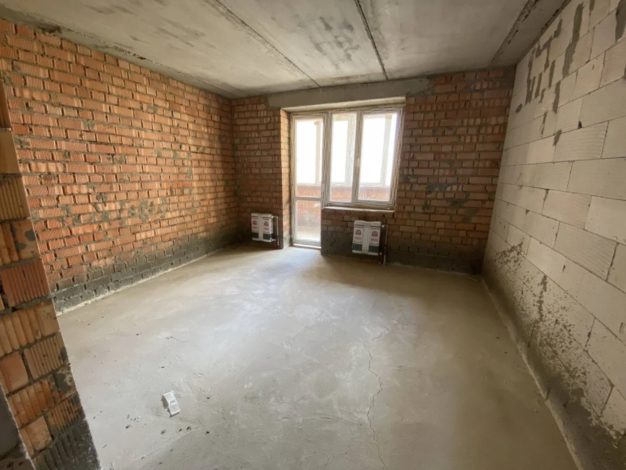 Двухкомнатная квартира 67 м² в новом кирпичном доме на Сахар