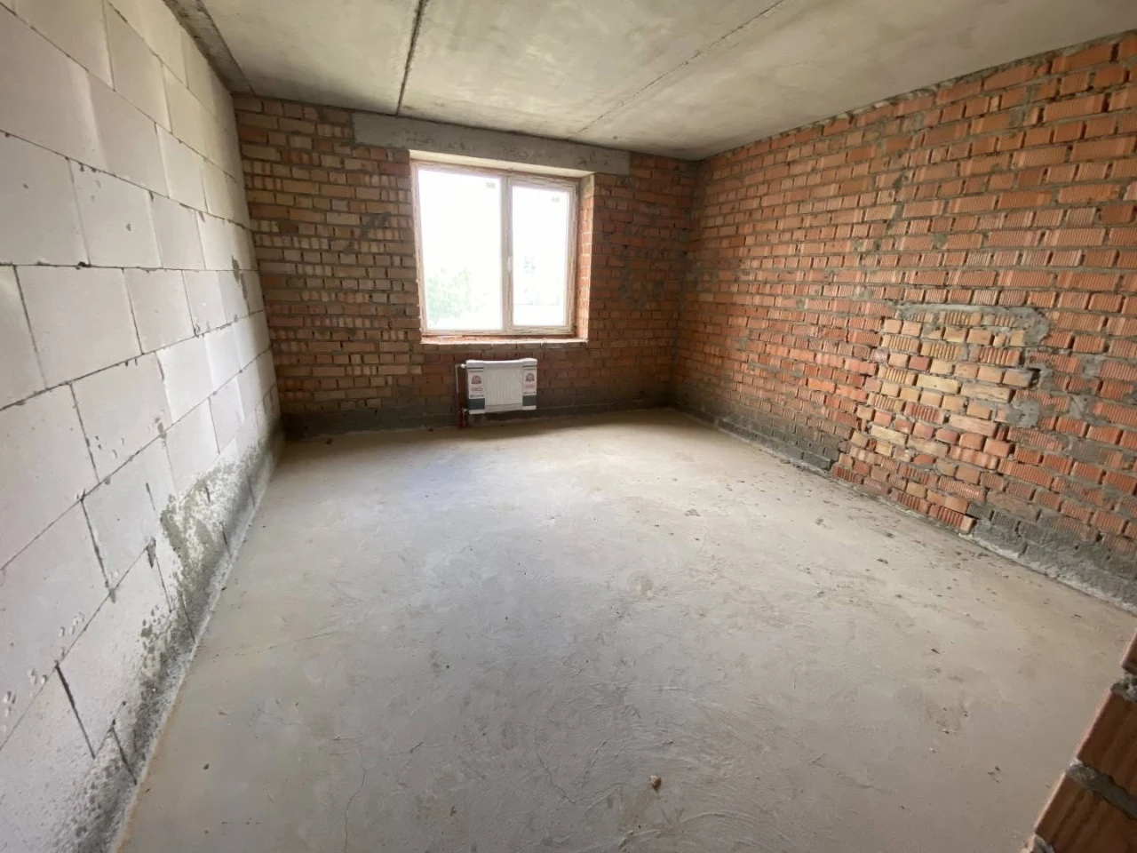Двухкомнатная квартира 67 м² в новом кирпичном доме на Сахар
