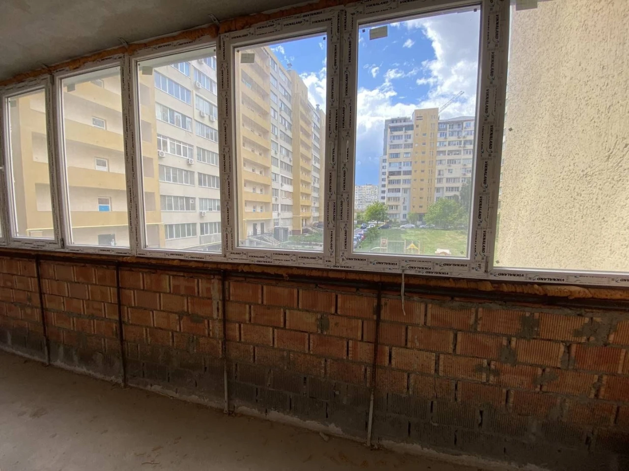 Двухкомнатная квартира 67 м² в новом кирпичном доме на Сахар