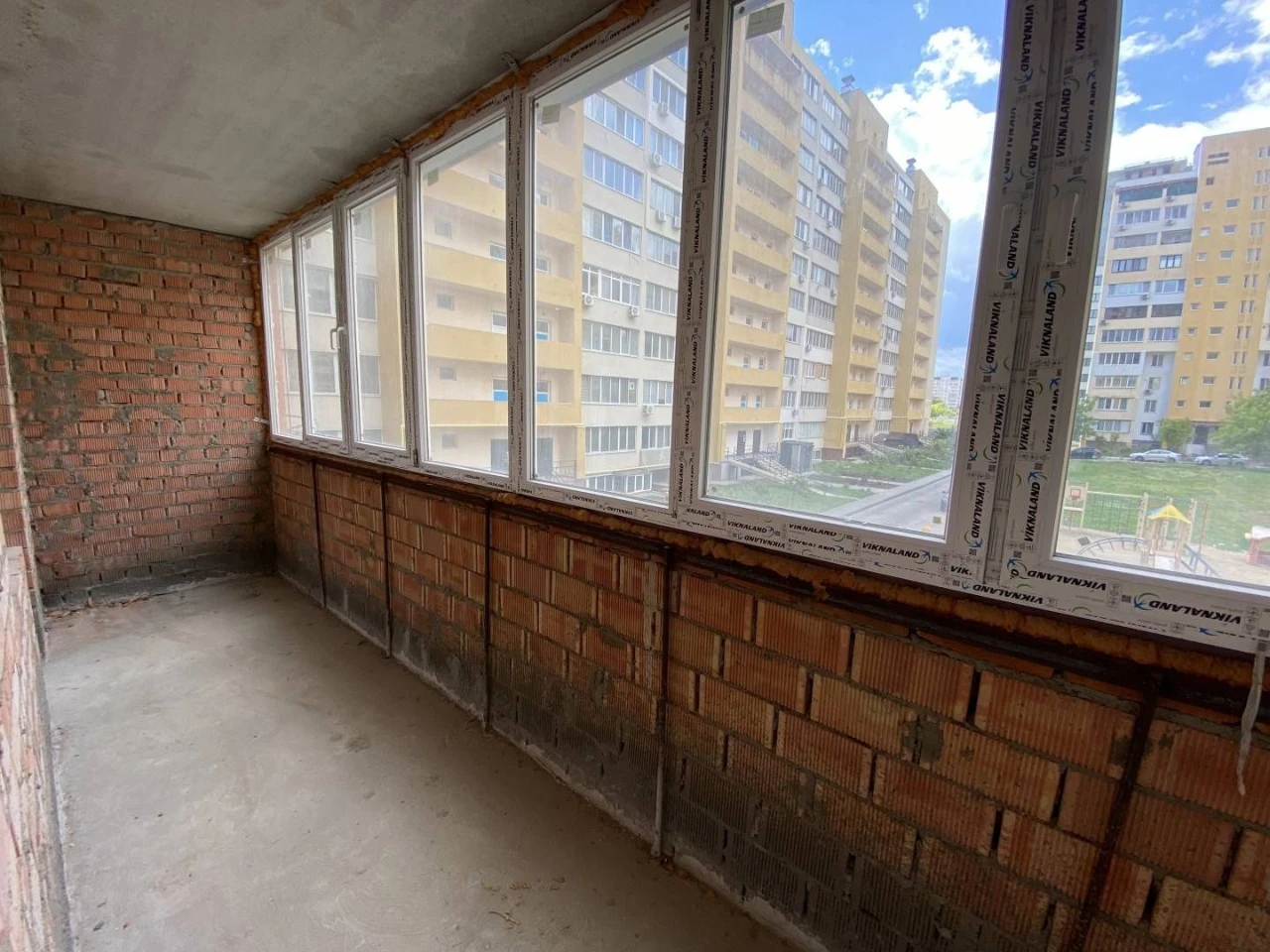 Двухкомнатная квартира 67 м² в новом кирпичном доме на Сахар