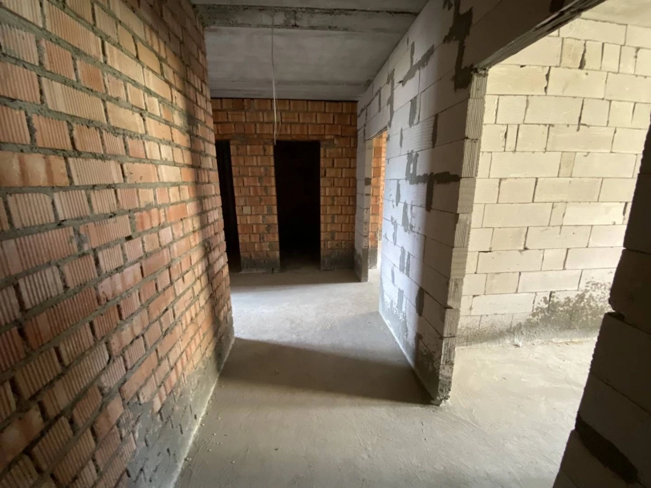 Двухкомнатная квартира 67 м² в новом кирпичном доме на Сахар