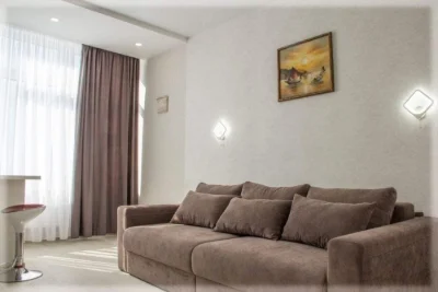 Продам 2х комнатную в 43 Жемчужине. Каманина