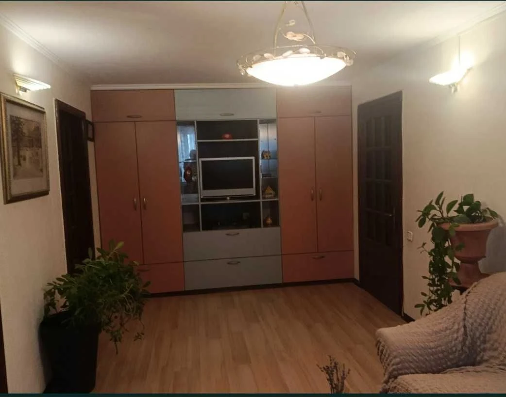 Продам 3-х комнатную квартиру на Преображенской.