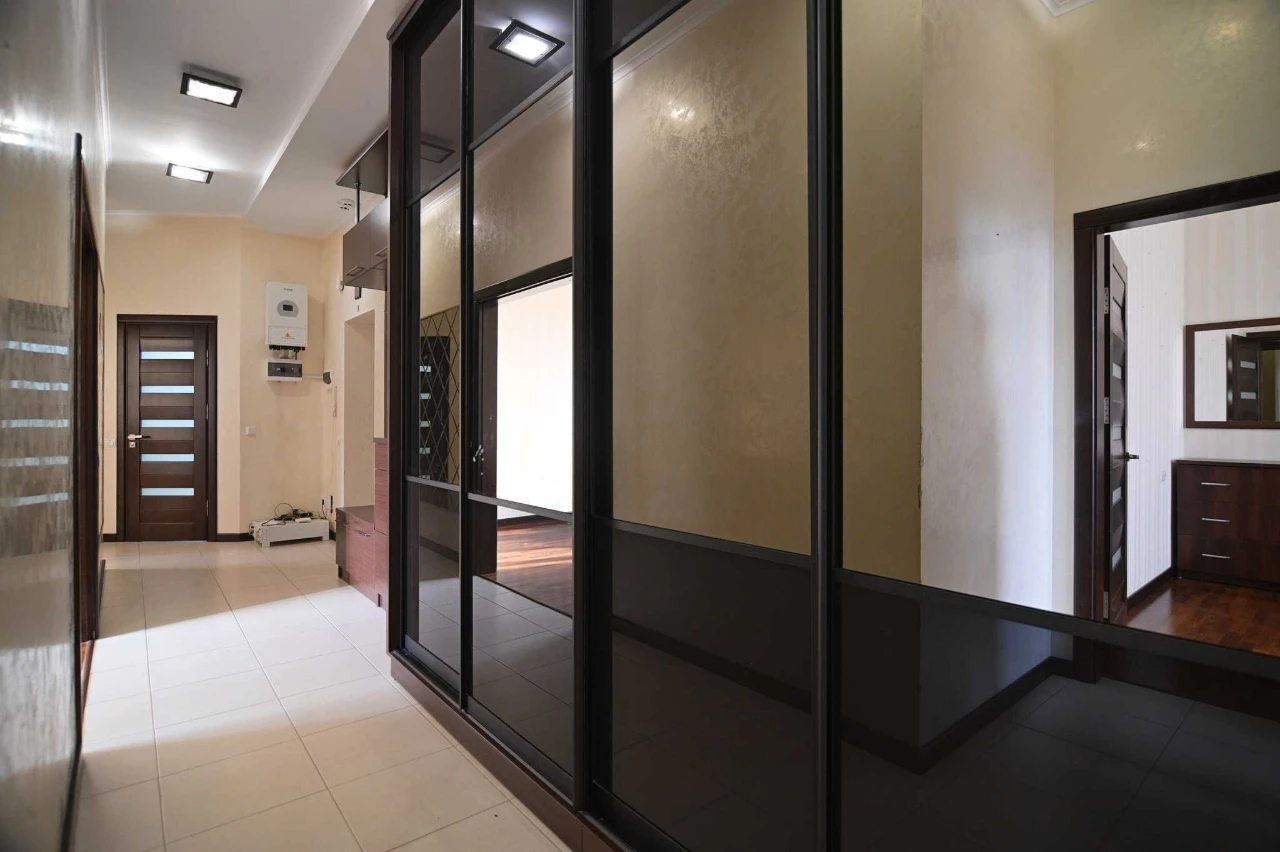 Sale of a fully furnished three-room apartment! Closed territory