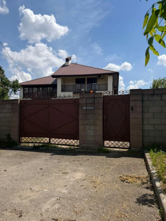 For Sale House 180 sq m, 6 acres in the Center, Ingulskaya. A Safe Haven!