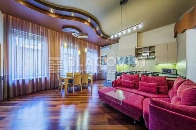 Sale of a 3-room apartment on Tarasivska 30, metro Unive