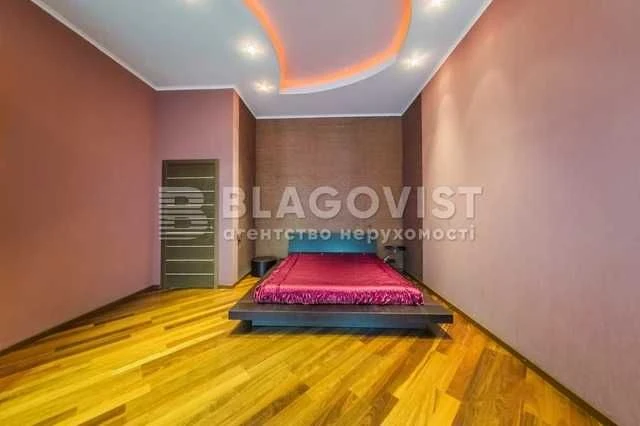 Продажа 3-комнатной квартиры на Тарасовская 30, метро Университет
