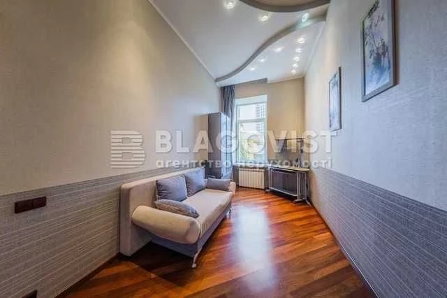 Продажа 3-комнатной квартиры на Тарасовская 30, метро Университет
