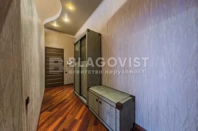 Продажа 3-комнатной квартиры на Тарасовская 30, метро Университет