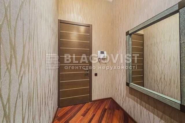 Продажа 3-комнатной квартиры на Тарасовская 30, метро Университет