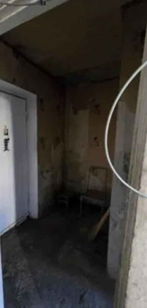 Selling a 30 square meter "khrushka" in Nivki