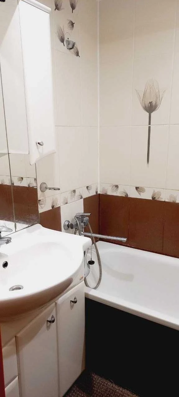 3 bedroom apartment, Akademika Zaboltonogo Street
