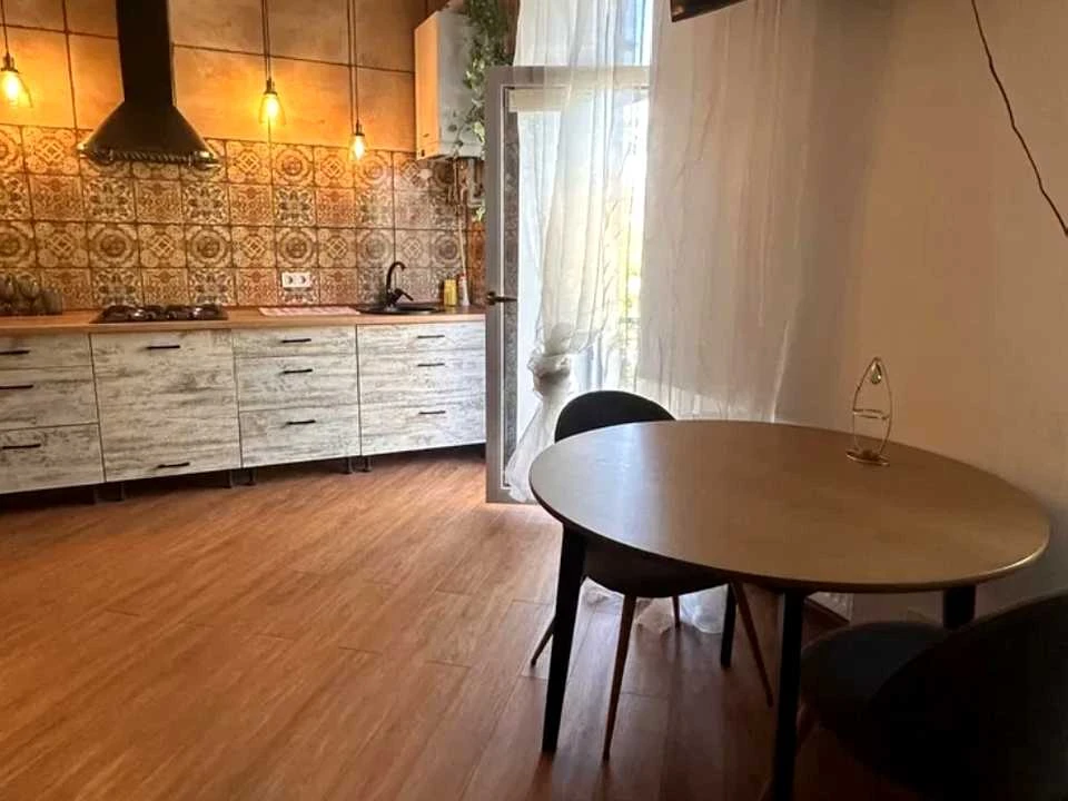 Apartment. Odessa, Preobrazhenskaya st.