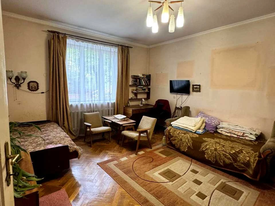 Apartment. Lviv, Oleся Street, Alexander Oleся