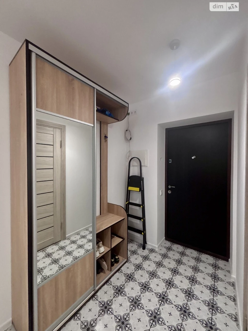 Long-Term Rental Apartment, Railway
