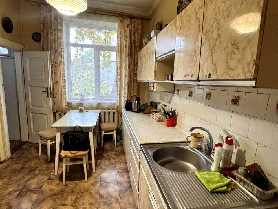 Apartment. Lviv, Oleся Street, Alexander Oleся