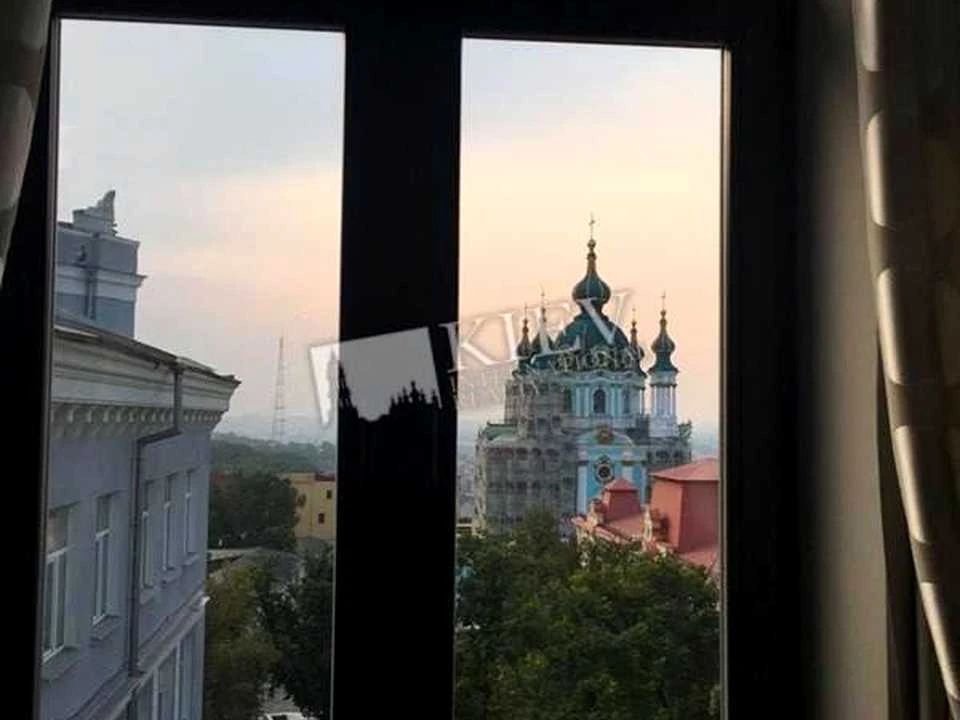 Квартира. Київ, Десятинна вулиця